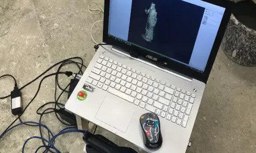 Digitization of the statue with the Calibry 3D scanner